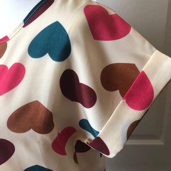 🔥🔥Short Sleeve Heart Blouse - Picture 2 of 3